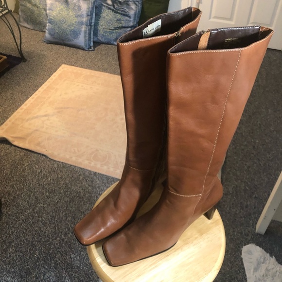 Anne Klein leather boots. - Picture 3 of 3